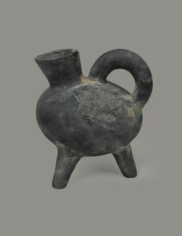 Legged round earthenware artifact, 4000 BC